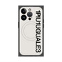 プレミアムスクエアケース with MagSafe［ 1PIU1UGUALE3 - ロゴ vertical - ホワイト ］